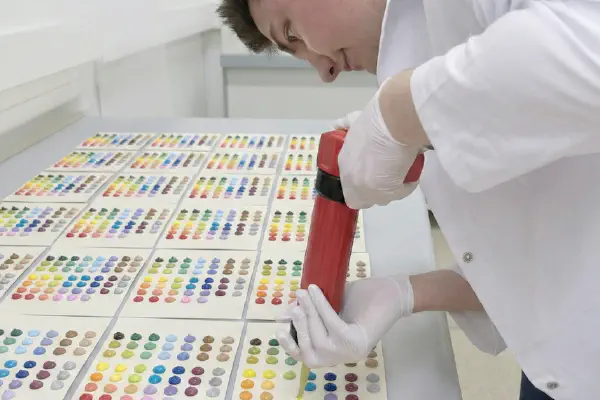 Production of dot cards for sealants and adhesives